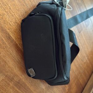 Steve Madden belt bag black